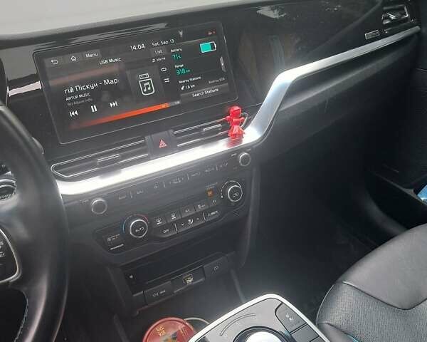 Серый Киа Niro, объемом двигателя 0 л и пробегом 89 тыс. км за 20500 $, фото 9 на Automoto.ua