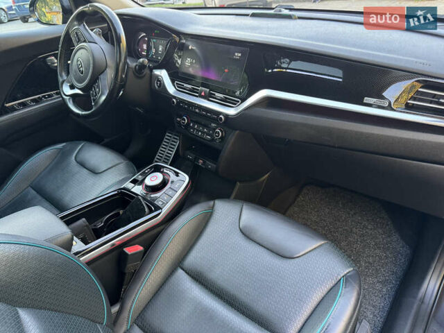 Серый Киа Niro, объемом двигателя 0 л и пробегом 149 тыс. км за 19900 $, фото 18 на Automoto.ua
