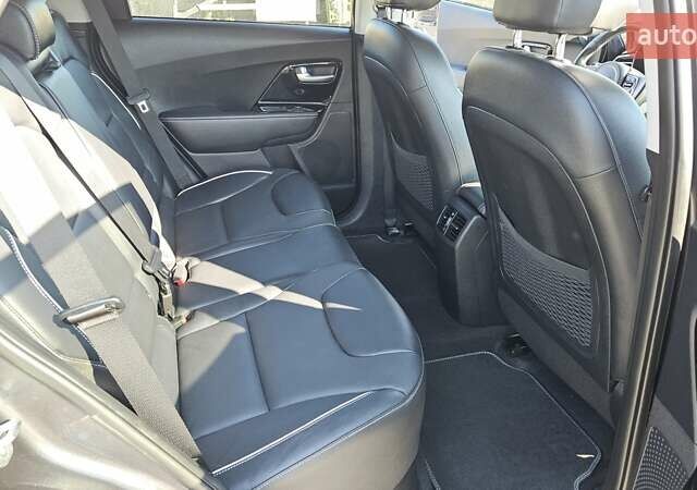 Серый Киа Niro, объемом двигателя 0 л и пробегом 145 тыс. км за 18800 $, фото 28 на Automoto.ua