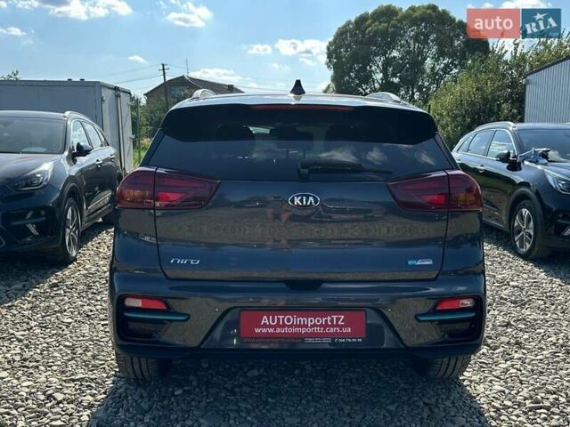 Сірий Кіа Niro, об'ємом двигуна 0 л та пробігом 76 тис. км за 22700 $, фото 11 на Automoto.ua