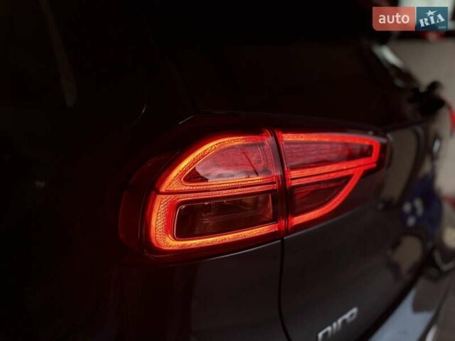 Сірий Кіа Niro, об'ємом двигуна 0 л та пробігом 118 тис. км за 20499 $, фото 105 на Automoto.ua