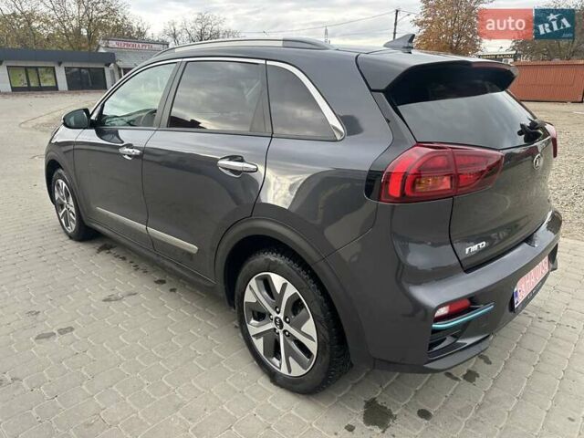Серый Киа Niro, объемом двигателя 0 л и пробегом 117 тыс. км за 19700 $, фото 7 на Automoto.ua