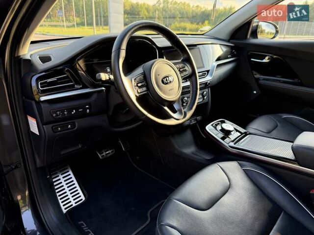 Серый Киа Niro, объемом двигателя 0 л и пробегом 57 тыс. км за 23299 $, фото 15 на Automoto.ua