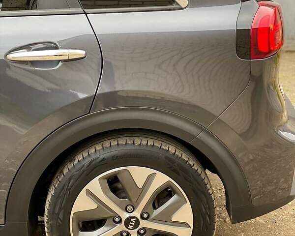 Киа Niro 2020 в Тернополе на Automoto.ua Серый Киа Niro, объемом двигателя 0 л и пробегом 149 тыс. км за 18800 $, фото 15 на Automoto.ua