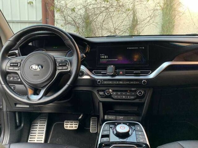 Серый Киа Niro, объемом двигателя 0 л и пробегом 118 тыс. км за 15900 $, фото 12 на Automoto.ua
