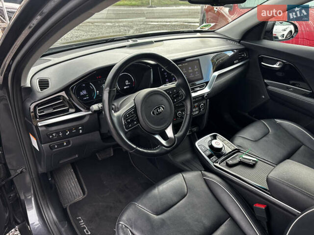 Серый Киа Niro, объемом двигателя 0 л и пробегом 112 тыс. км за 20800 $, фото 25 на Automoto.ua