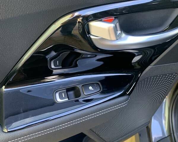 Сірий Кіа Niro, об'ємом двигуна 0 л та пробігом 73 тис. км за 18900 $, фото 35 на Automoto.ua