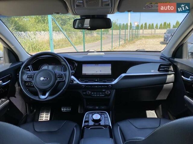 Серый Киа Niro, объемом двигателя 0 л и пробегом 58 тыс. км за 23200 $, фото 31 на Automoto.ua