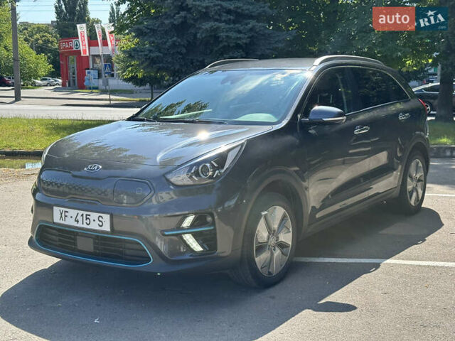 Сірий Кіа Niro, об'ємом двигуна 0 л та пробігом 143 тис. км за 17900 $, фото 2 на Automoto.ua