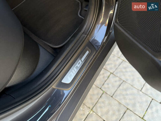 Серый Киа Niro, объемом двигателя 0 л и пробегом 145 тыс. км за 18800 $, фото 92 на Automoto.ua