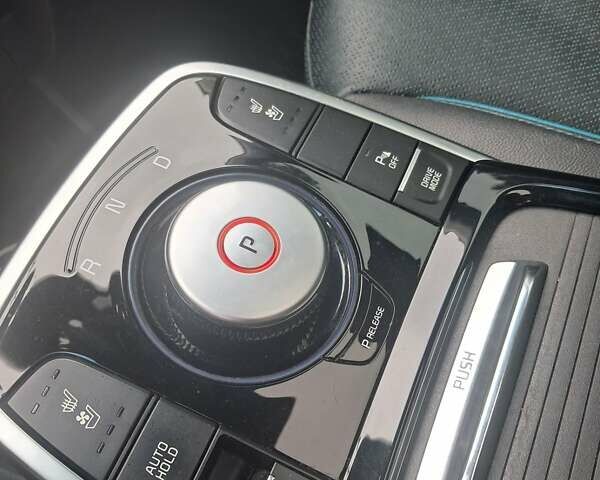 Серый Киа Niro, объемом двигателя 0 л и пробегом 89 тыс. км за 20500 $, фото 11 на Automoto.ua