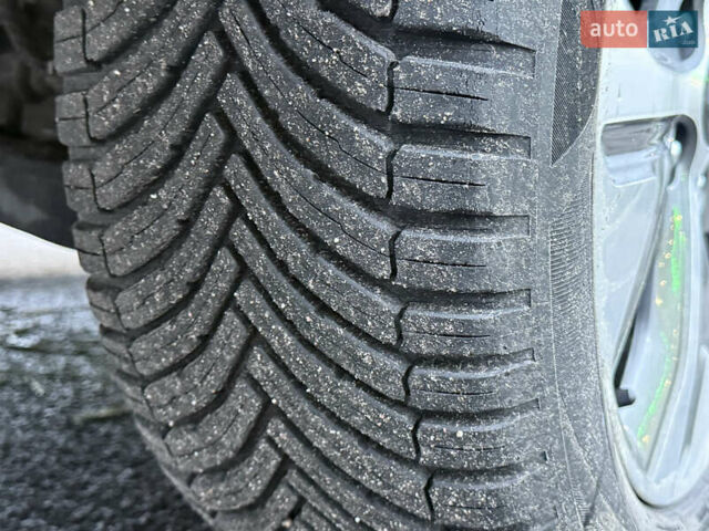 Серый Киа Niro, объемом двигателя 0 л и пробегом 165 тыс. км за 18000 $, фото 26 на Automoto.ua