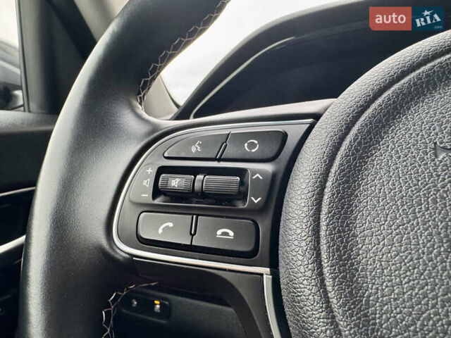 Серый Киа Niro, объемом двигателя 0 л и пробегом 109 тыс. км за 20500 $, фото 46 на Automoto.ua