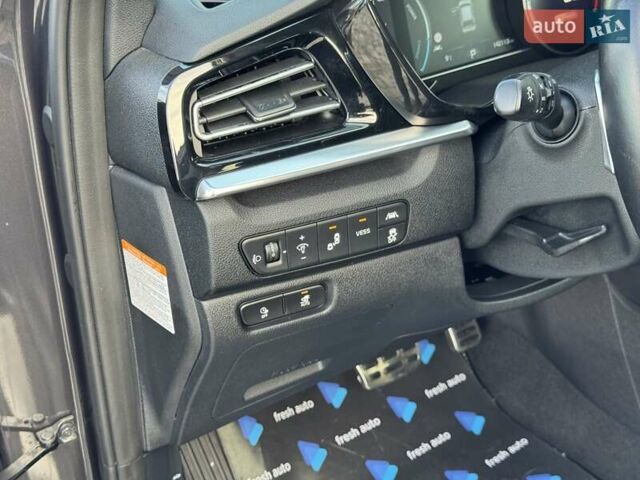 Серый Киа Niro, объемом двигателя 0 л и пробегом 142 тыс. км за 18900 $, фото 15 на Automoto.ua