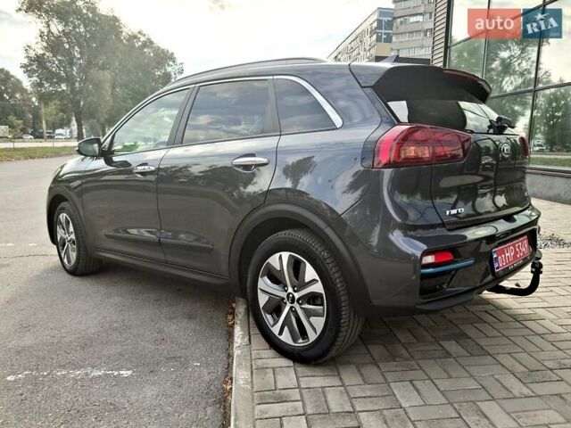 Сірий Кіа Niro, об'ємом двигуна 0 л та пробігом 126 тис. км за 20900 $, фото 11 на Automoto.ua