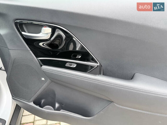 Серый Киа Niro, объемом двигателя 0 л и пробегом 126 тыс. км за 21500 $, фото 28 на Automoto.ua