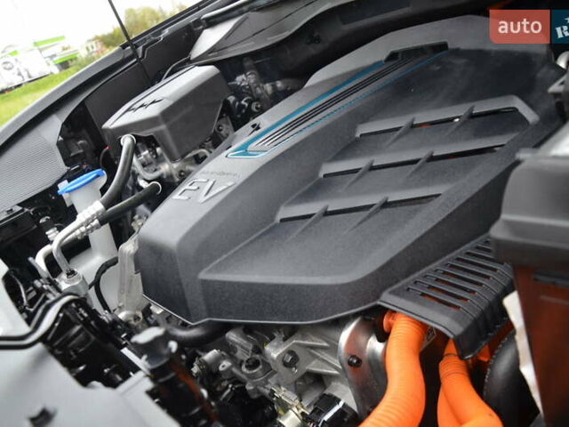 Серый Киа Niro, объемом двигателя 0 л и пробегом 77 тыс. км за 19950 $, фото 63 на Automoto.ua