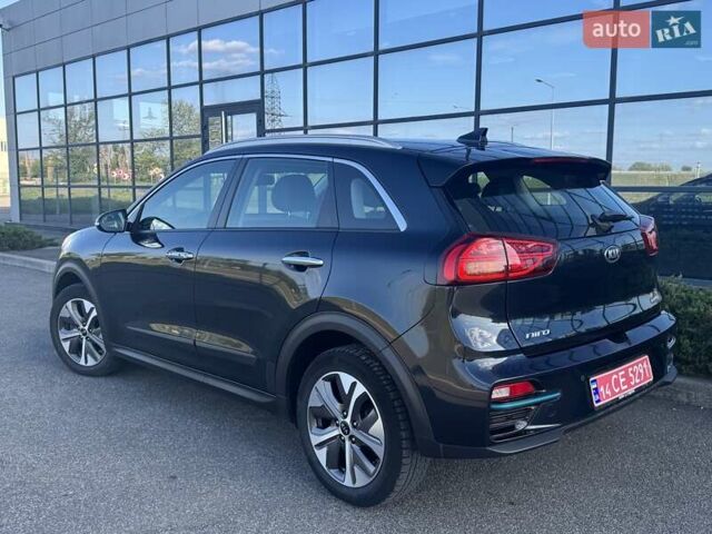 Сірий Кіа Niro, об'ємом двигуна 0 л та пробігом 93 тис. км за 17900 $, фото 1 на Automoto.ua