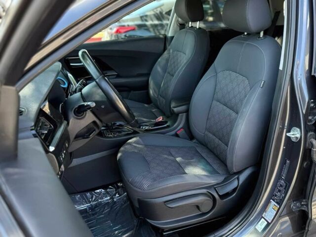 Серый Киа Niro, объемом двигателя 1.6 л и пробегом 39 тыс. км за 11300 $, фото 7 на Automoto.ua