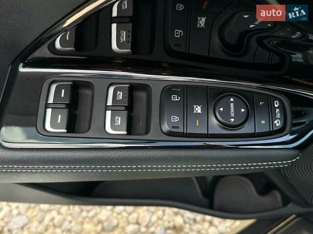 Сірий Кіа Niro, об'ємом двигуна 0 л та пробігом 97 тис. км за 22600 $, фото 22 на Automoto.ua