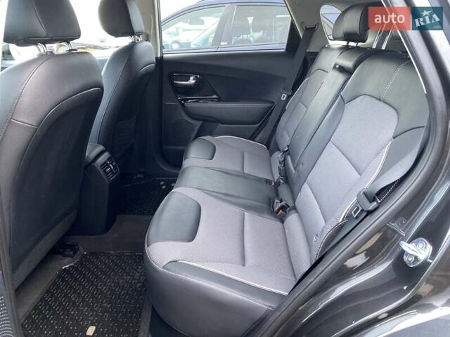 Киа Niro 2020 в Львове на Automoto.ua Серый Киа Niro, объемом двигателя 0 л и пробегом 101 тыс. км за 20300 $, фото 68 на Automoto.ua