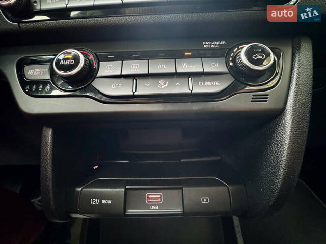 Серый Киа Niro, объемом двигателя 0 л и пробегом 109 тыс. км за 20500 $, фото 53 на Automoto.ua