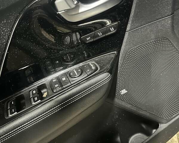 Сірий Кіа Niro, об'ємом двигуна 0 л та пробігом 149 тис. км за 7900 $, фото 15 на Automoto.ua