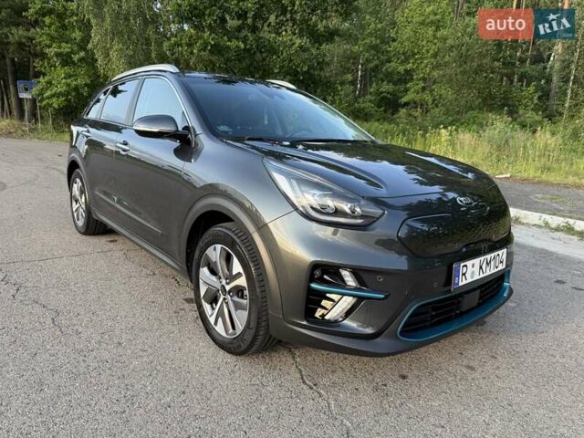 Серый Киа Niro, объемом двигателя 0 л и пробегом 57 тыс. км за 23299 $, фото 2 на Automoto.ua