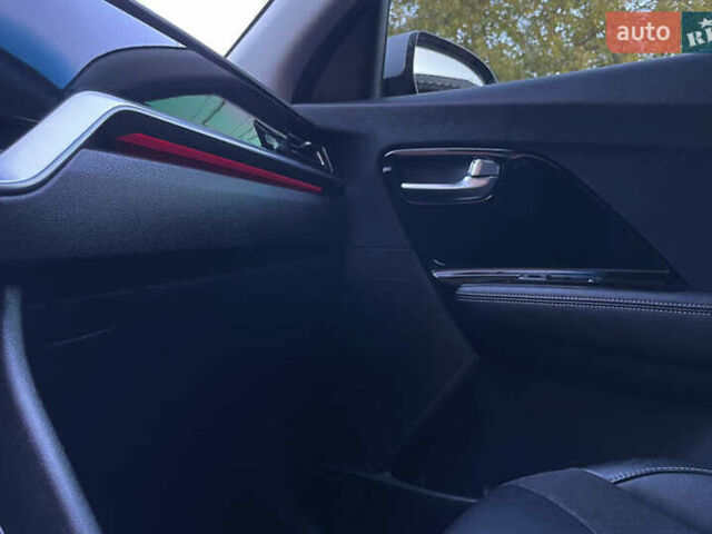 Серый Киа Niro, объемом двигателя 1.58 л и пробегом 67 тыс. км за 22600 $, фото 18 на Automoto.ua