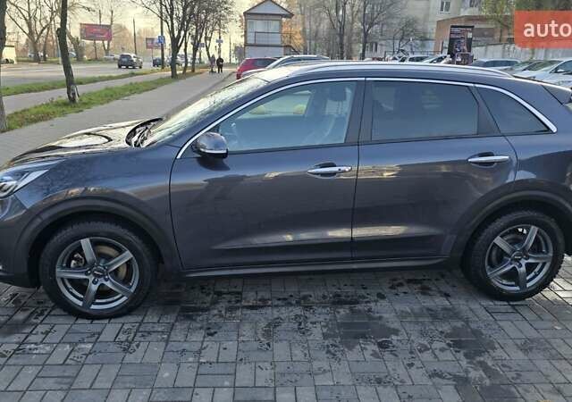 Серый Киа Niro, объемом двигателя 0 л и пробегом 83 тыс. км за 25100 $, фото 2 на Automoto.ua