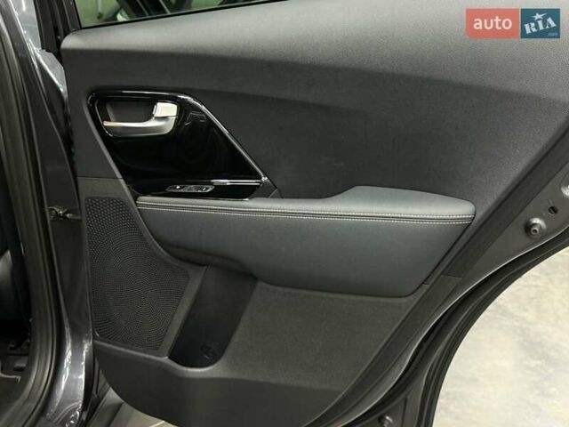 Серый Киа Niro, объемом двигателя 0 л и пробегом 153 тыс. км за 18558 $, фото 26 на Automoto.ua