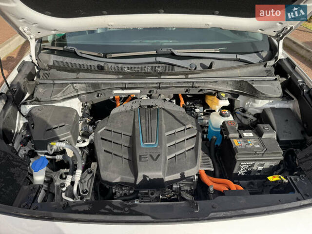 Серый Киа Niro, объемом двигателя 0 л и пробегом 118 тыс. км за 19350 $, фото 131 на Automoto.ua