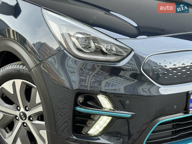 Серый Киа Niro, объемом двигателя 0 л и пробегом 156 тыс. км за 18500 $, фото 42 на Automoto.ua