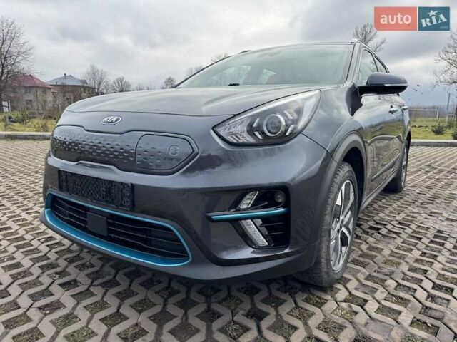 Сірий Кіа Niro, об'ємом двигуна 0 л та пробігом 150 тис. км за 17350 $, фото 2 на Automoto.ua