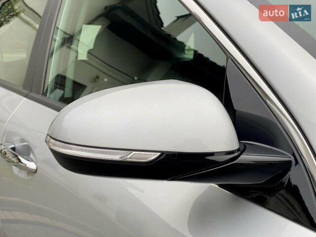 Сірий Кіа Niro, об'ємом двигуна 0 л та пробігом 63 тис. км за 20899 $, фото 10 на Automoto.ua