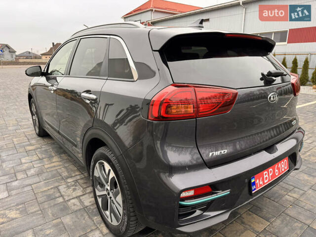 Серый Киа Niro, объемом двигателя 0 л и пробегом 77 тыс. км за 19500 $, фото 5 на Automoto.ua