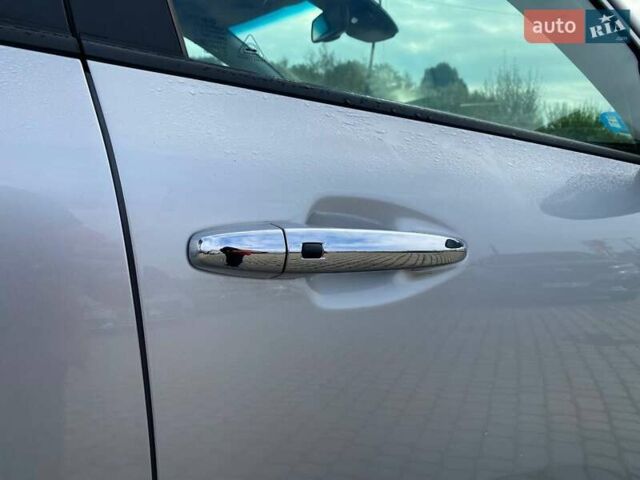 Серый Киа Niro, объемом двигателя 0 л и пробегом 82 тыс. км за 19600 $, фото 8 на Automoto.ua