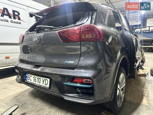 Сірий Кіа Niro, об'ємом двигуна 0 л та пробігом 149 тис. км за 7900 $, фото 8 на Automoto.ua