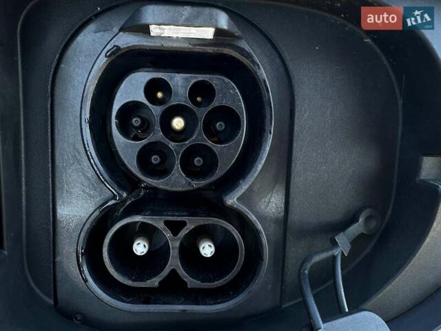 Сірий Кіа Niro, об'ємом двигуна 0 л та пробігом 58 тис. км за 23400 $, фото 18 на Automoto.ua