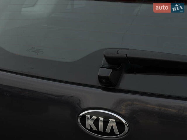 Серый Киа Niro, объемом двигателя 0 л и пробегом 164 тыс. км за 17550 $, фото 59 на Automoto.ua