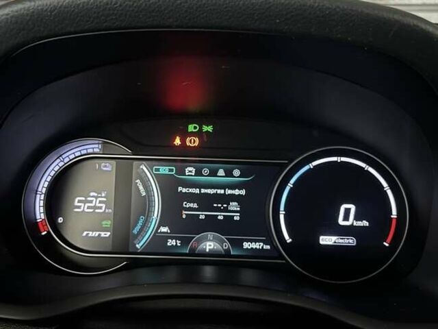 Сірий Кіа Niro, об'ємом двигуна 0 л та пробігом 93 тис. км за 17900 $, фото 4 на Automoto.ua