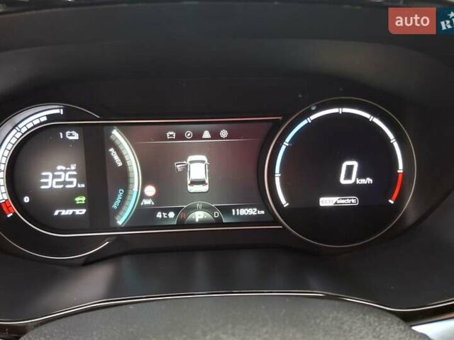 Серый Киа Niro, объемом двигателя 0 л и пробегом 115 тыс. км за 20300 $, фото 22 на Automoto.ua