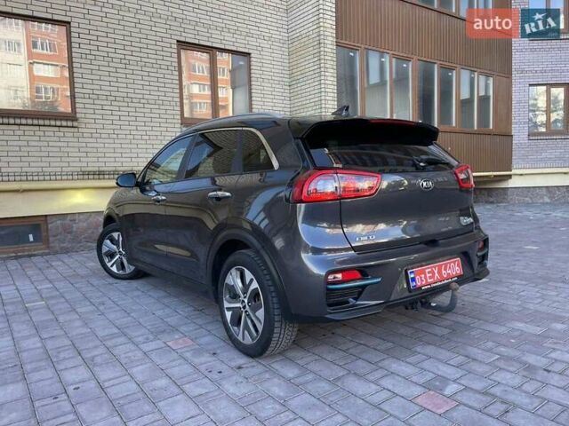 Серый Киа Niro, объемом двигателя 0 л и пробегом 125 тыс. км за 19250 $, фото 23 на Automoto.ua