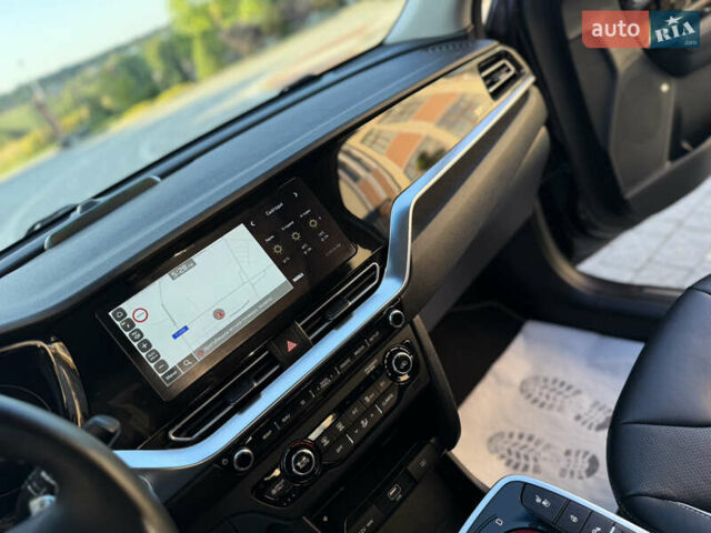 Серый Киа Niro, объемом двигателя 0 л и пробегом 145 тыс. км за 18800 $, фото 60 на Automoto.ua