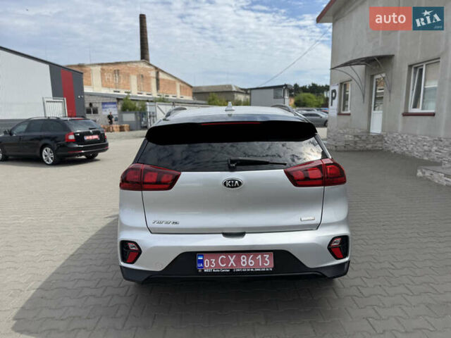 Серый Киа Niro, объемом двигателя 1.58 л и пробегом 149 тыс. км за 14800 $, фото 5 на Automoto.ua