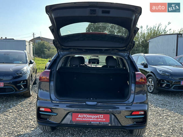 Серый Киа Niro, объемом двигателя 0 л и пробегом 76 тыс. км за 21700 $, фото 45 на Automoto.ua