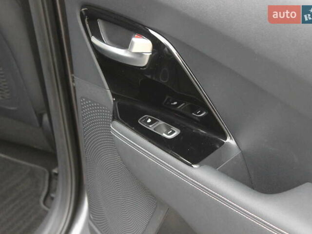 Сірий Кіа Niro, об'ємом двигуна 0 л та пробігом 74 тис. км за 19990 $, фото 29 на Automoto.ua