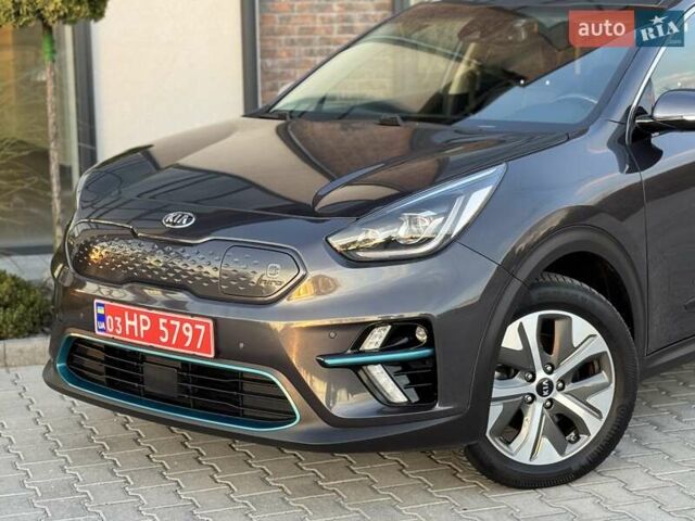 Сірий Кіа Niro, об'ємом двигуна 0 л та пробігом 135 тис. км за 17500 $, фото 7 на Automoto.ua