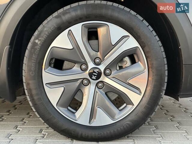 Серый Киа Niro, объемом двигателя 0 л и пробегом 74 тыс. км за 18200 $, фото 22 на Automoto.ua