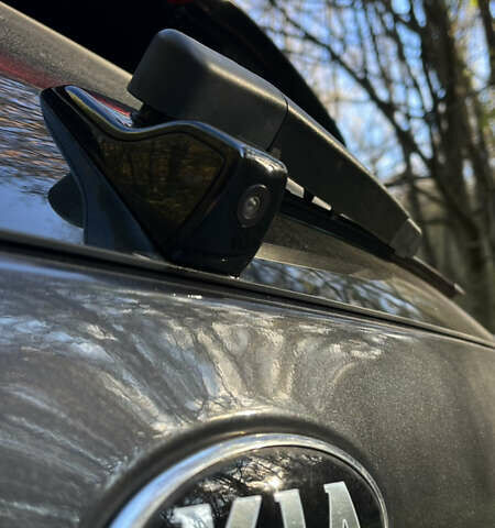 Сірий Кіа Niro, об'ємом двигуна 0 л та пробігом 114 тис. км за 19400 $, фото 14 на Automoto.ua